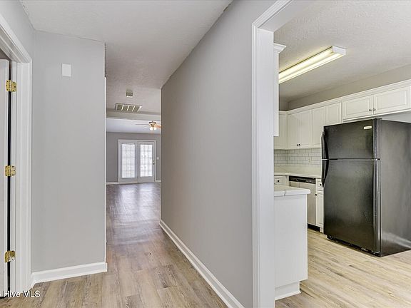 5th image of 1800 Honeysuckle Way
