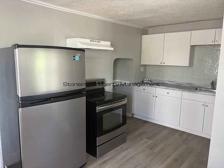 27 Heroux Ave — Photo 2
