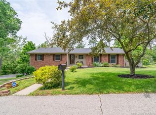 69 Orchard Ln, Floyds Knobs, IN 47119