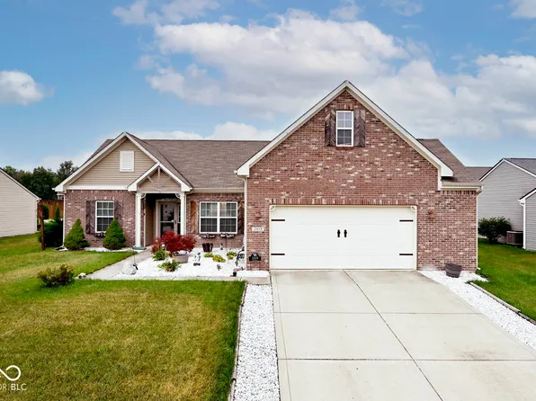 2418 Ashton Ln, Greenwood, IN 46143