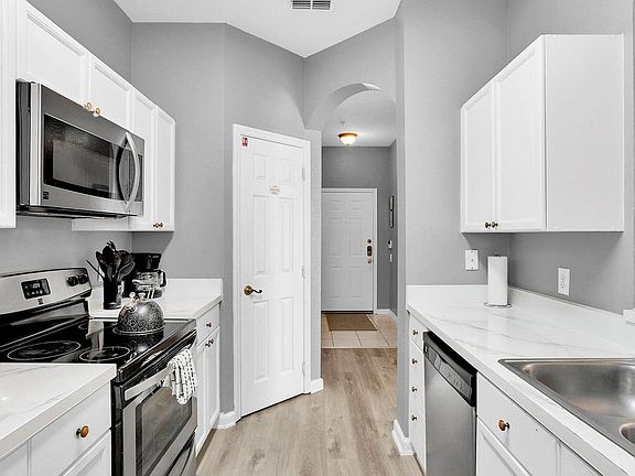 5th image of 2301 Butterfly Palm Way #Id1248786p
