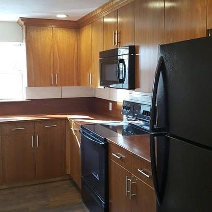 3rd image of 19 Thayer Pond Dr #5