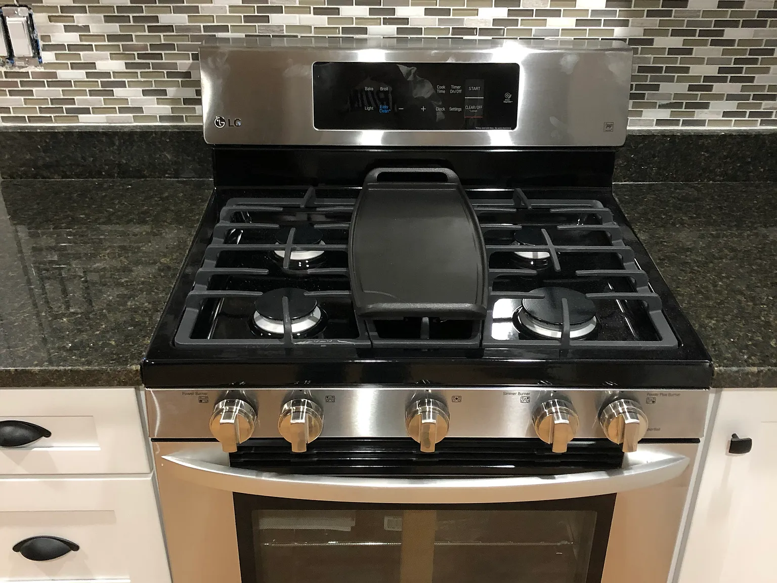 3 bed, 1150 sqft, $2,300 — Photo 4