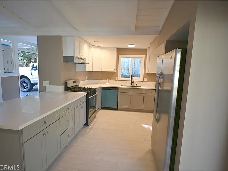 305 Civic Center Dr — Photo 1