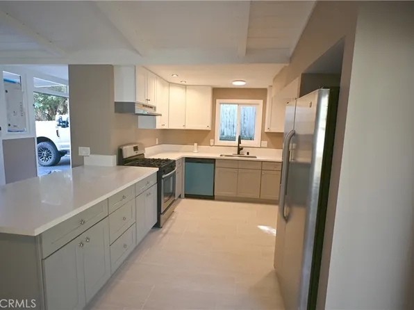 305 Civic Center Dr, Vista, CA 92084