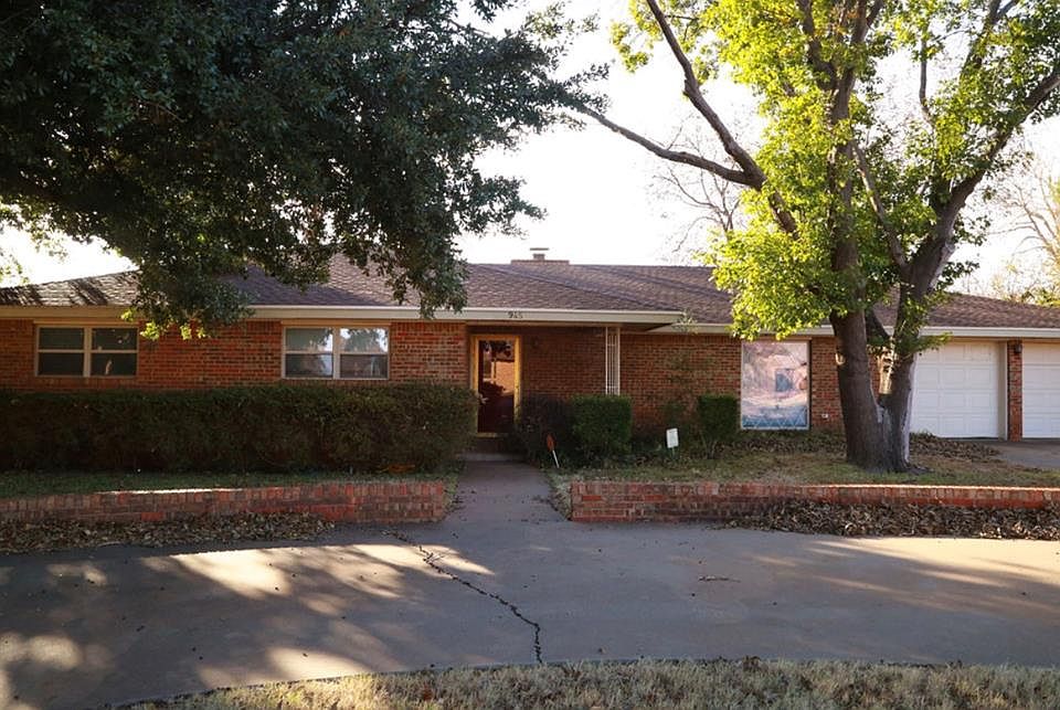 1st image of 945 E 17th St