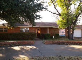 945 E 17th St, Colorado City, TX 79512