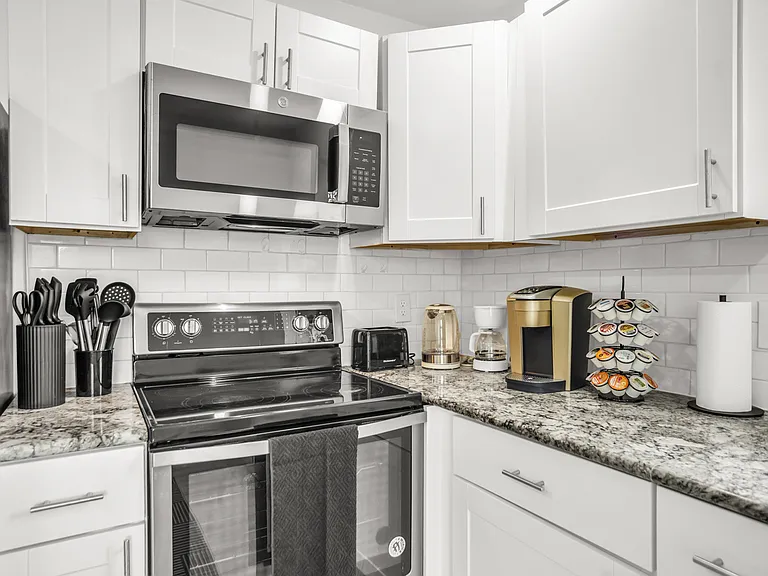 2737 Stuart Dr #2 — Photo 2