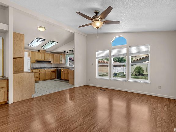 3rd image of 410 Avenue De La Bleu De Clair