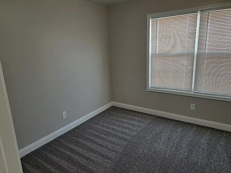 122 W Main St #REAR — Photo 9