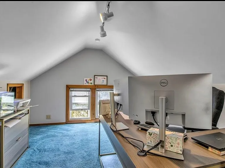 223 Capen Blvd — Photo 7