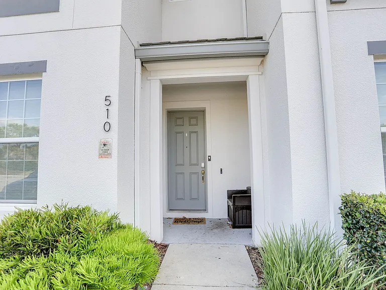 510 Captiva Dr — Photo 3