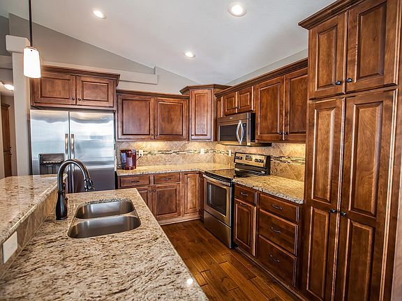 4th image of 5025 Shadowridge Dr