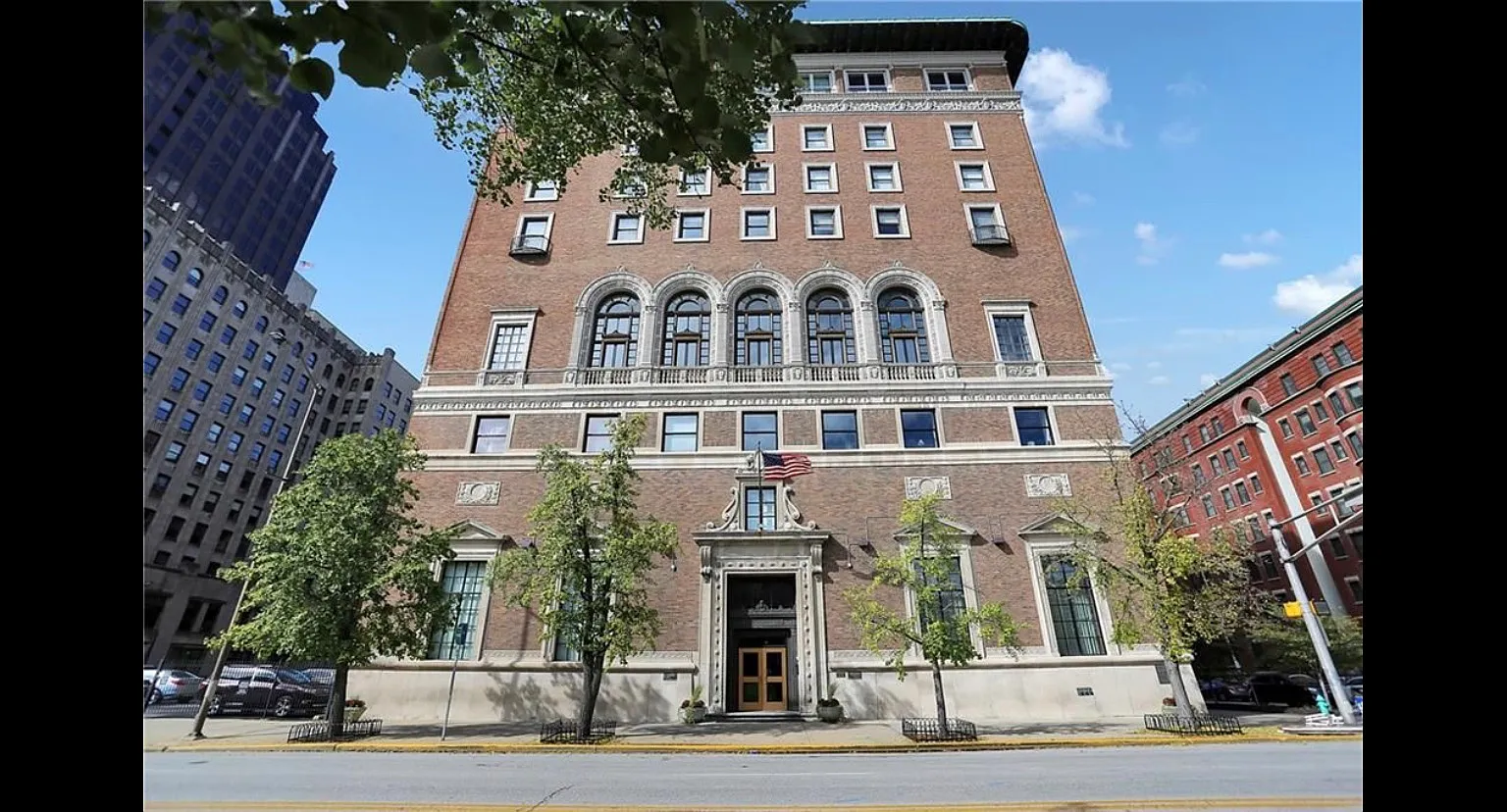 1 bed, 869 sqft, $1,998 — Photo 4