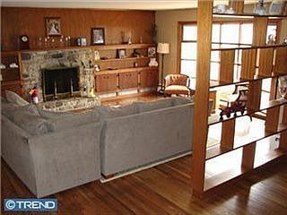 3rd image of 242 Kimbel Dr