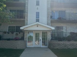 408 Sturdy Rd #6A, Valparaiso, IN 46383