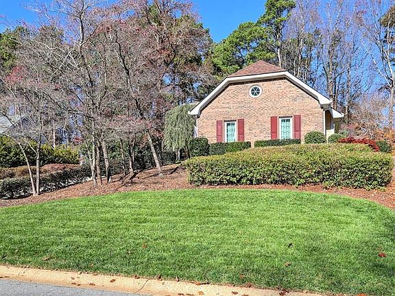 4th image of 115 N Lakeside Dr NW