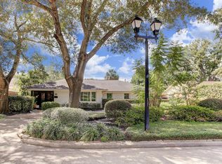 1904 Chimney Rock Rd, Houston, TX 77056