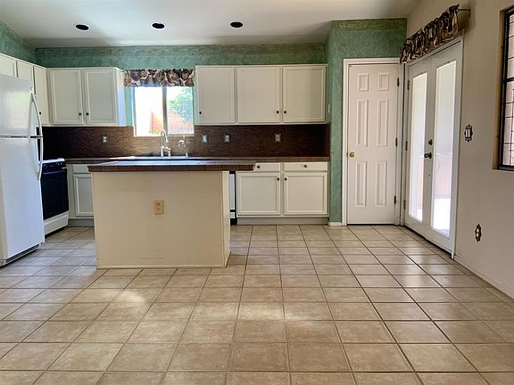 5th image of 3213 W Donovan Dr