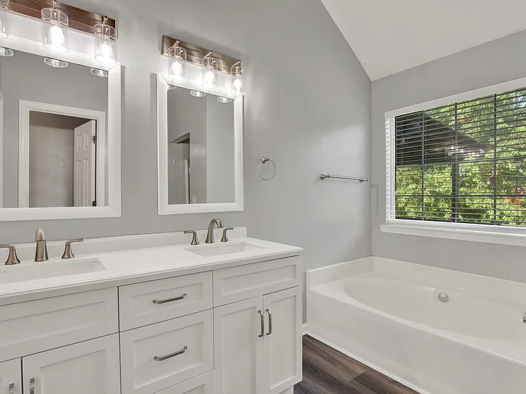 Owner's Bathroom