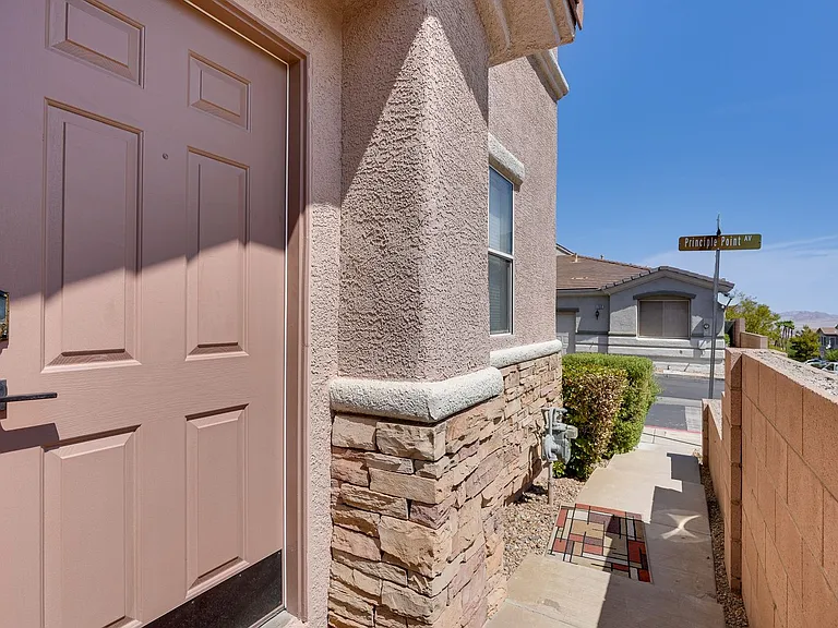 703 Principle Point Ave — Photo 4