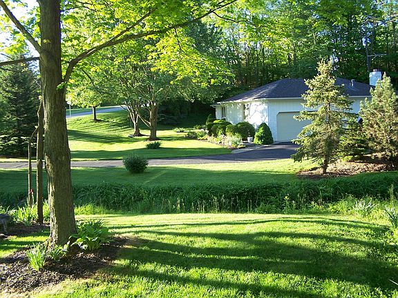 3rd image of 6388 Canterbury Ln