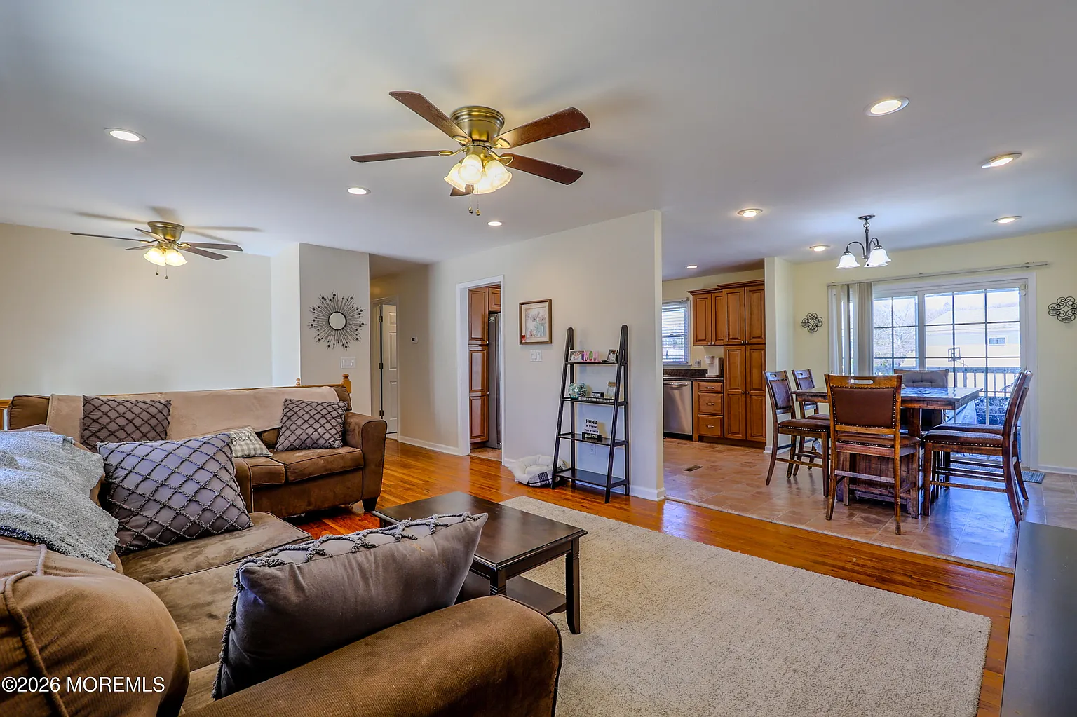 546 Vaughn Avenue photo 1