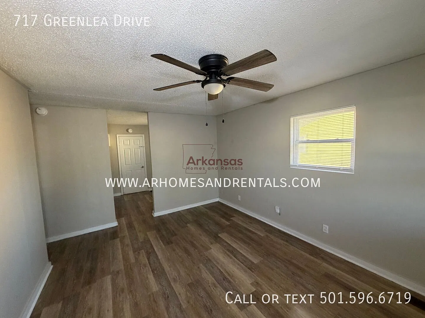 ~ 1/2 Off First Month's Rent ~ 717 Greenlea Drive | 3 Bedrooms | 1 Bathroom — Photo 3