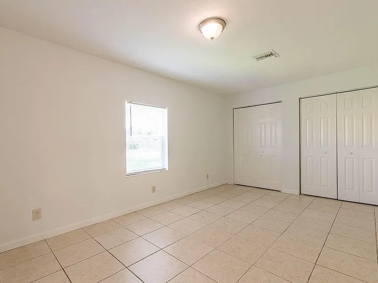 314 E Gateway Blvd — Photo 23