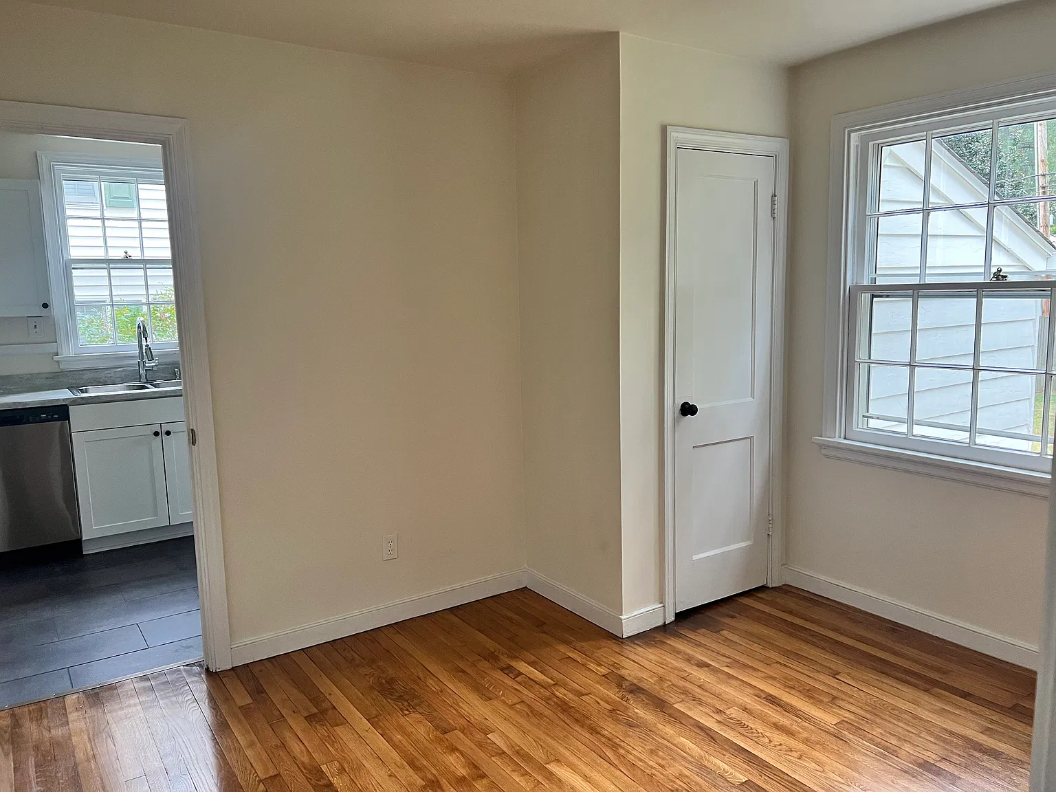 3 bed, 864 sqft, $1,995 — Photo 4