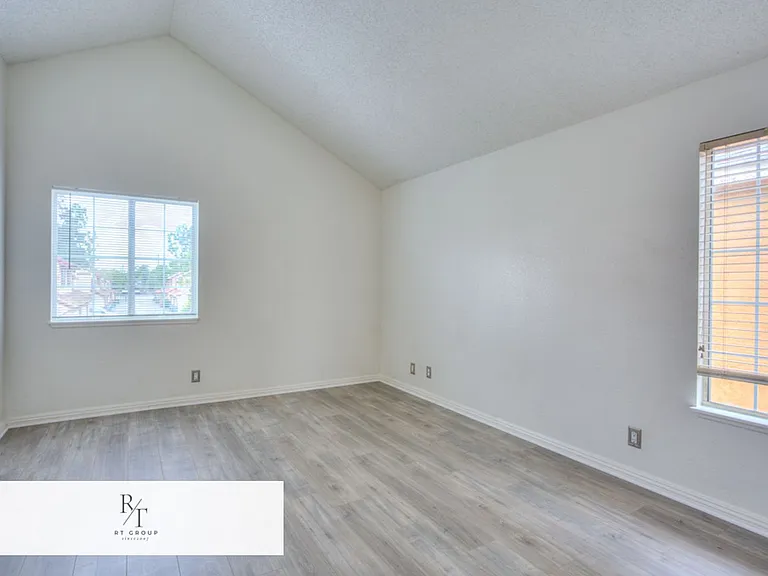 13006 Parkview Dr — Photo 19