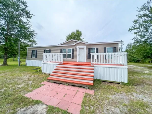 153 April Rd, Waynesville, GA 31566