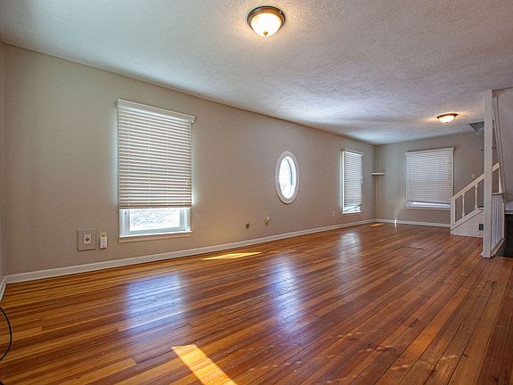 4th image of 111 S 38th St APT 1