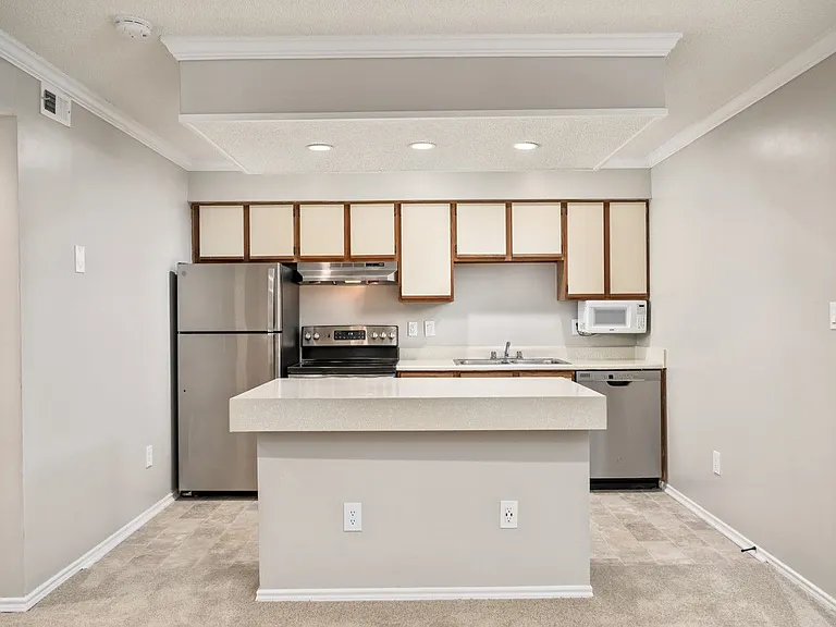 Dunwoody Ridge — Photo 16