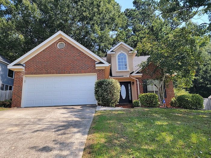 2nd image of 583 Oak Brook Dr