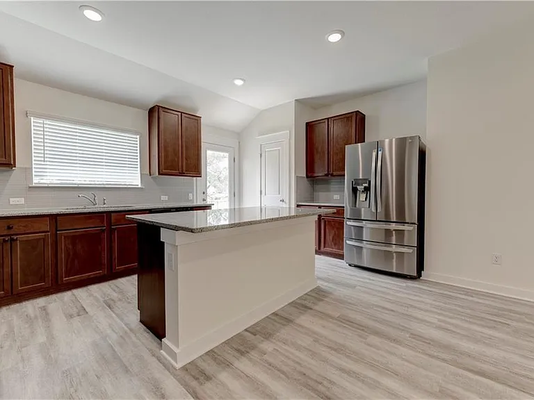 1328 Kneehigh Dr — Photo 5