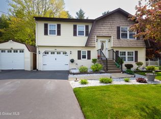 282 Schodack Dr, Castleton, NY 12033