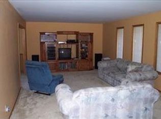 2614 Castlewood Dr, Dyer, IN 46311