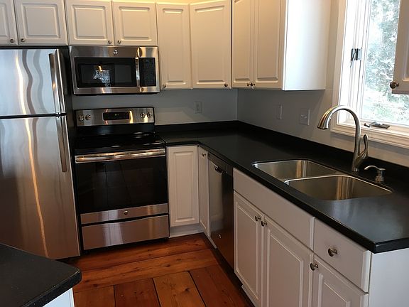 3rd image of 2486 W Genesee Tpke #3