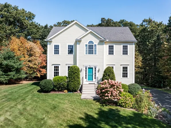 834 Samuel Dr, Northbridge, MA 01534