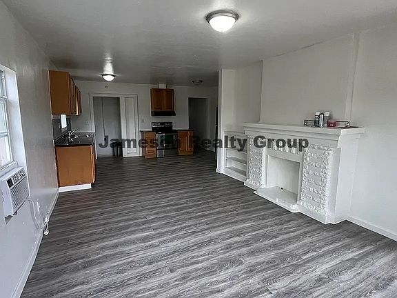 2nd image of 2130 N Stonewall Ave