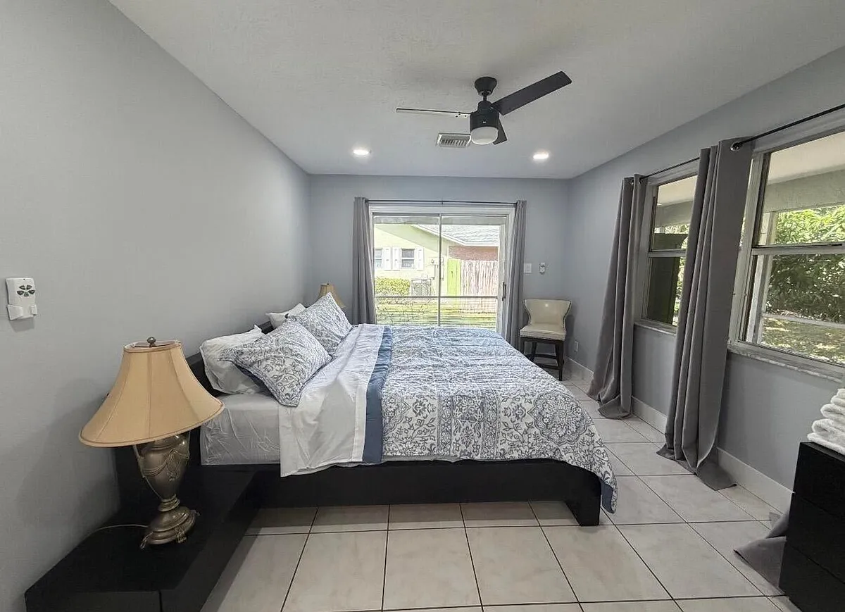 Building Photo - 1392 Riverside Cir #1394
