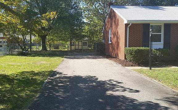 3rd image of 8001 Vaughan Dr