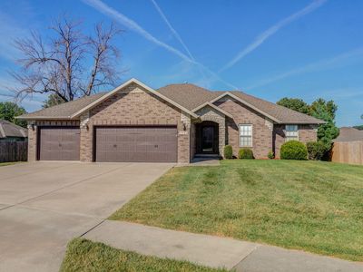 1951 N Pavilion Place, Strafford, MO, 65757