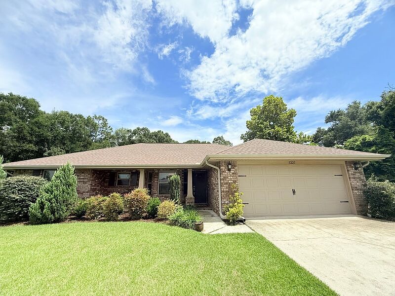 1st image of 5227 English Oak Dr