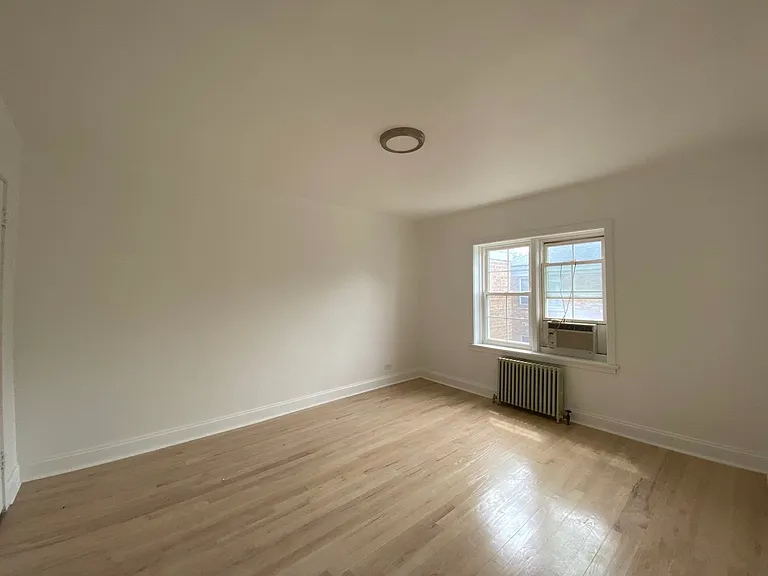 2608 Bennett Ave #3W — Photo 8
