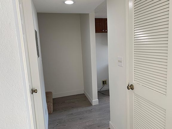 5th image of 419 W Glenoaks Blvd #109