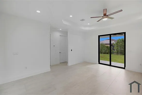 211 NW 25th Ave — Photo 40