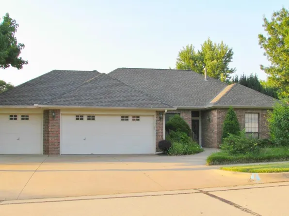 1213 Olde North Pl, Edmond, OK 73034