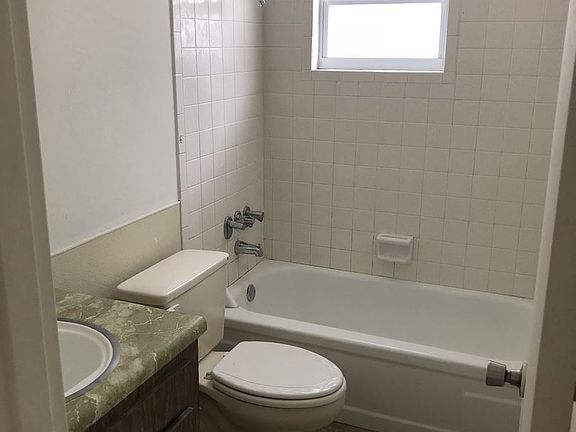 5th image of 605 N Stella Ave APT A